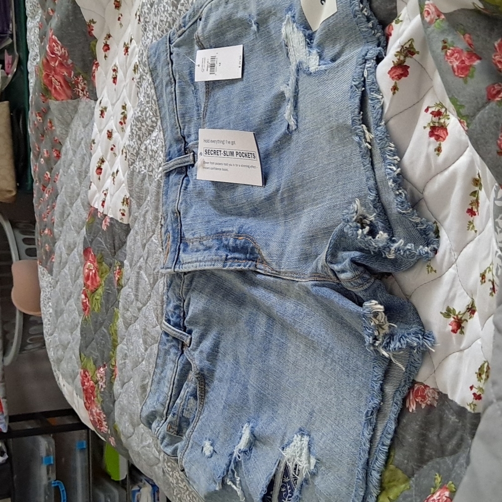 NWT Old Navy Rip Jeans